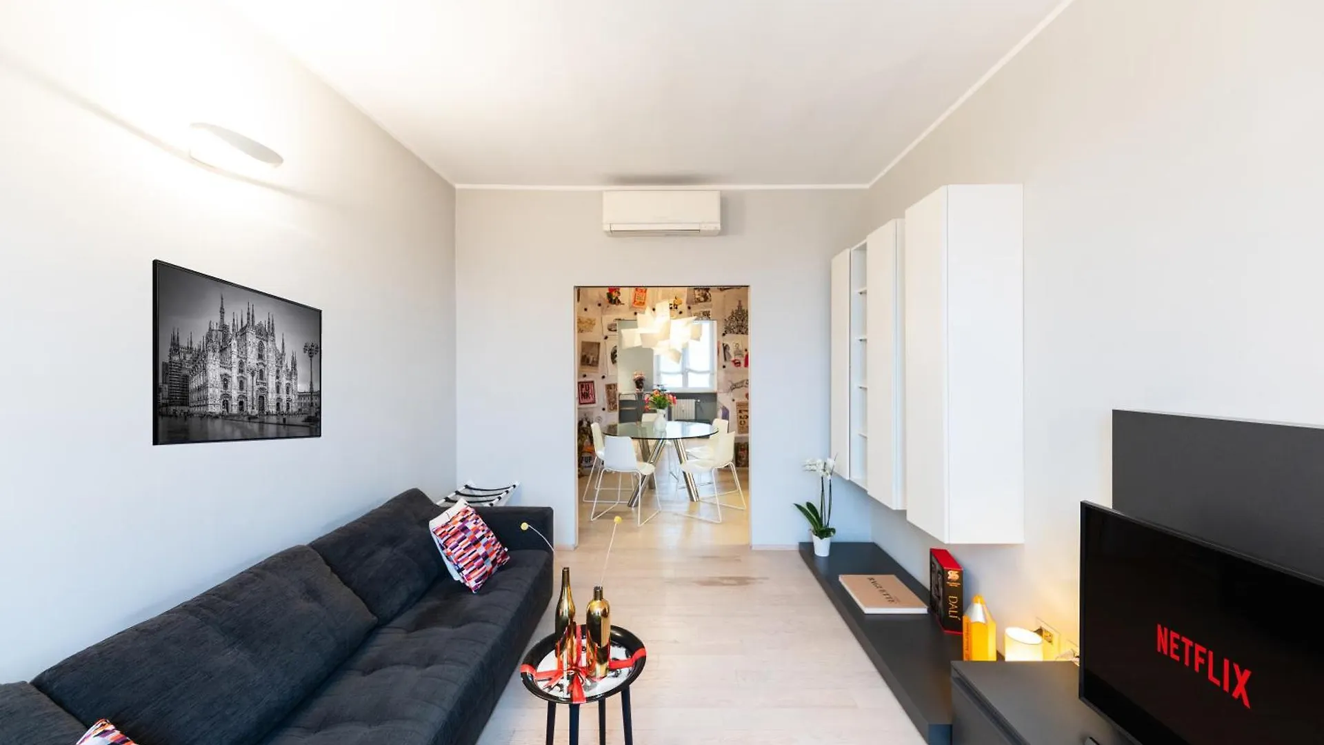 Rego Apartments Panoramic View Top Floor Milan Italy